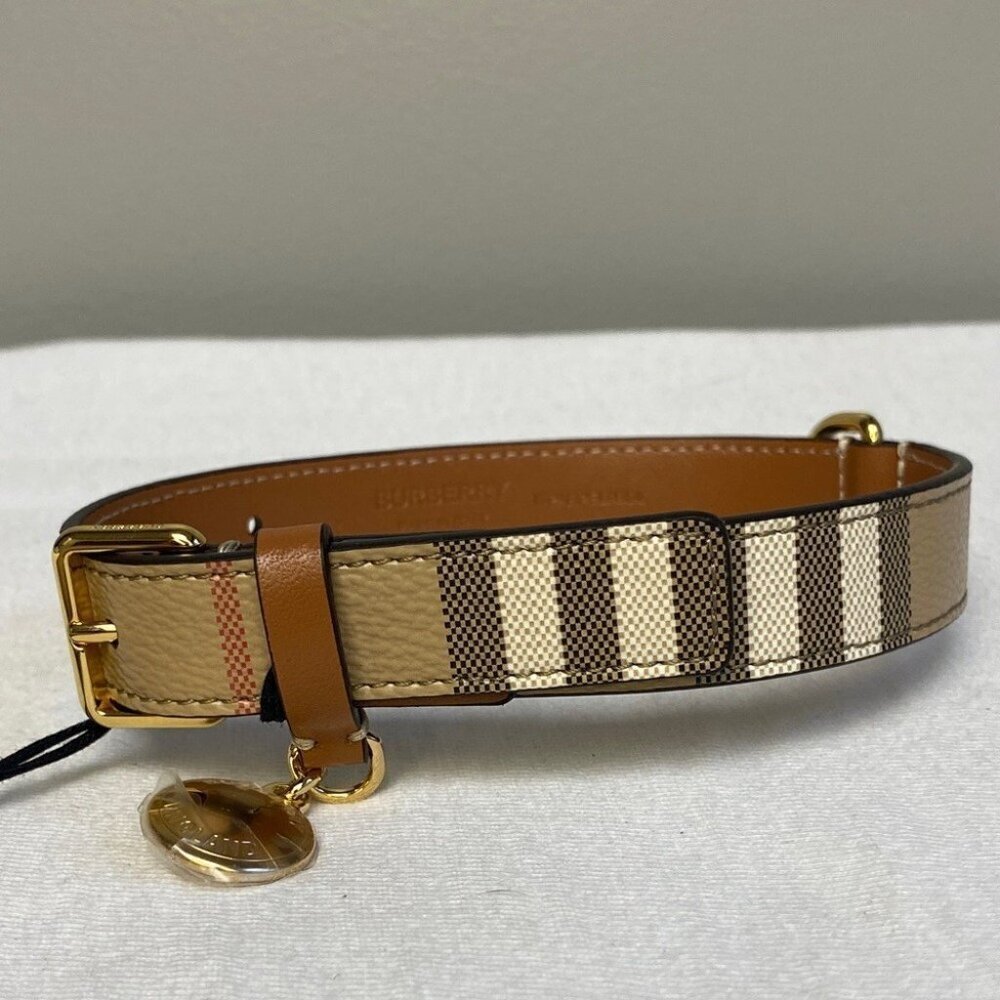 SOLD OUT NWT Burberry Medium Check Dog Collar in Archive Beige/Briar Brown - Picture 3 of 9
